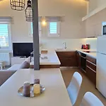 Elia Boutique Apartament *